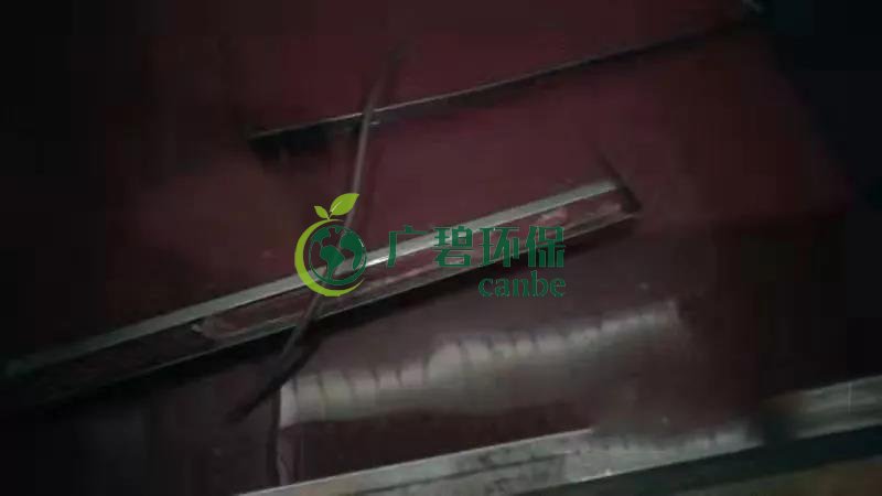 東莞龍背嶺驚現(xiàn)“紅水河”，一企業(yè)涉嫌偷排被立案調查(圖2)